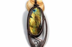 Duży wisior z labradorytem miedziany żółty