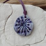 Wisiorek Fioletowy Kwiat – ręcznie robiony z glinki - 3