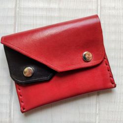 Minimalistyczny portfel czerwono czarny