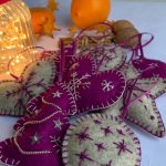 Dekoracja świąteczna z filcu z ozdobnym haftem - wzór 004 - Zestaw ozdób świątecznych - szary melanż/purpura