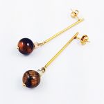 Długie kolczyki. - Długie kolczyki.