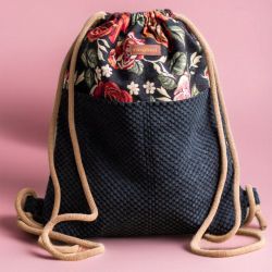 Czarny żakardowy workoplecak z kieszeniami w kwiaty I