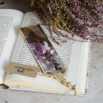 Zakładka do książki z kwiatem wrzosu - drewniana zakładka do książki