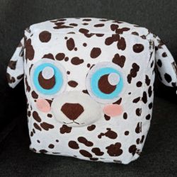 Pluszowy piesek kostka maskotka handmade