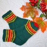 skarpetki w paski zielone z żółtym i czerwonym - socks