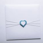 Kartka na Komunię pamiątka niebieska handmade - Kartka komunijna w ozdobionej kopercie