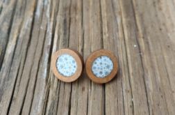 Drewniane kolczyki z zimowym motywem