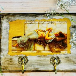 Drewniany wieszak ścienny, motyw kobiety, na ubrania, do przedpokoju