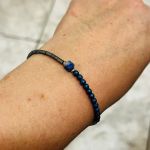 Delikatna bransoletka z sodalitem i hematytem  - Nowoczesna bransoletka z kamieni.