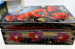 Szkatułka "maki 4 na czarnym "