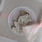 Kartka na Chrzest Święty aniołek beżowa - Kartka na Chrzest Święty aniołek beżowa