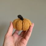 Dynia ozdobna, S, kolor pomarańczowy - 1 szt. - Dynia ozdobna handmade, rozmiar S, kolor pomarańczowy