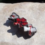 Na biało i czerwono - szklane kwiaty