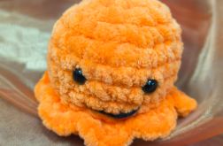 Ręcznie robiona meduza amigurumi – pomarańczowa delikatny uśmiech