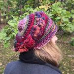 Czapka freeform crochet róż - kapelusz freeform crochet
