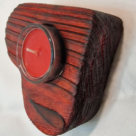 Świecznik drewniany świerk Shou Sugi Ban rubin, Romy No. 19