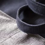 Unikatowa torba handmade z ciemnego szarego weluru - 