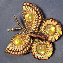 Broszka koralikowa "Motyl żółto-brązowy"