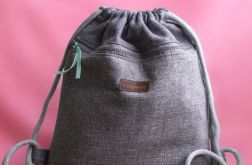 Szary pleciony workoplecak z przednią kieszenią