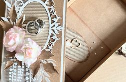 075,kartka na ślub w pudełku z obrączkami