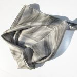 Apaszka minimalistyczna jedwabna czarno-szaro pasiasta malowana - Apaszka minimalistyczna jedwabna czarno-szaro pasiasta malowana  RozynekArt