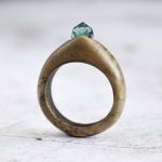 Pierścionek z drewna zielonego szkła - Drewniany pierścionek