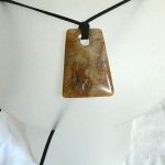 Uspokajajacy jaspis oceaniczny, duży wisior w kształcie trapezu - 