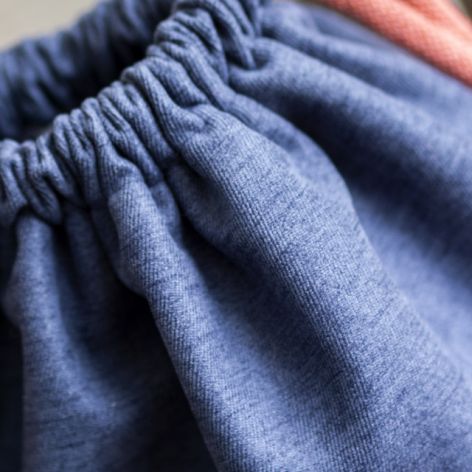 Granatowy plecak worek