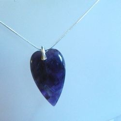 Fioletowy naturalny ametyst, wisiorek serce i kolczyki, komplet