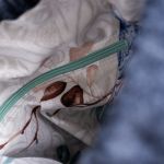 Granatowy patchworkowy workoplecak z kieszeniami - 