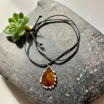 Naszyjnik z jaspisu "Serce Wojownika" - Naszyjnik z jaspisu wykonany metodą tiffaniego