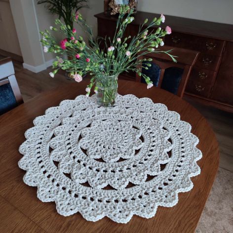 Podkładka szydełkowa ze sznurka 80cm