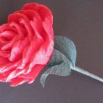 Róża z kokardą - Róża z krepiny