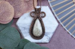 Miedziany wisiorek wire wrapping z serafinitem Aqua #518