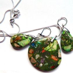 Zielony jaspis cesarski z pirytem, wisiorek, kolczyki, łańcuszek - zestaw biżuterii