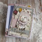 Kartka na roczek Vintage Baby Girl Miś - 
