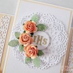 Kartka PAMIĄTKA I KOMUNII z różyczkami #4 - Kartka komunijna z brzoskwiniowymi różyczkami