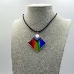 Wisiorek tęczowy pride z żywicy pend 004 Wisiorek tęczowy pride z żywicy pend 004