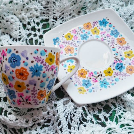 Wiosenna filiżanka ze spodkiem ŁAKA