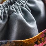 Zielona listonoszka z kominem z weluru w malowane kwiaty – handmade, unikat - 