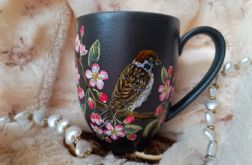 Ręcznie malowany mazurek na kwitnącej jabłoni kubek 400 ml.