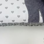 Poduszka z kotem i ogonem 3D szary kot serca - Poduszka z kotem