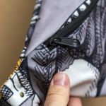 Duża nerka z weluru tukany - 