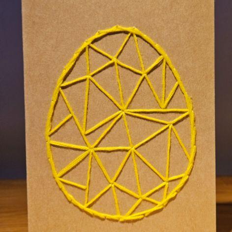 Kartka Wielkanocna - ręcznie haftowana - Pisanka żółta (jaskrawy)