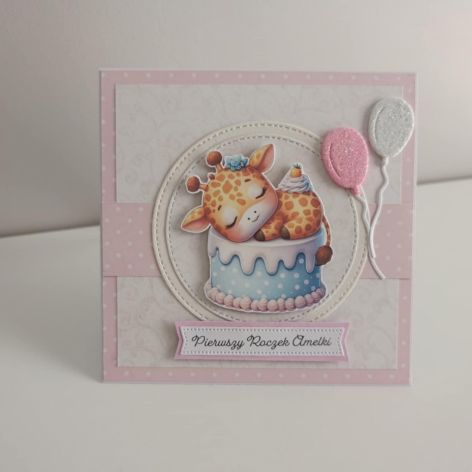 Kartka na Pierwszy Roczek urodziny żyrafka na torcie