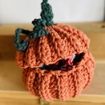 Jesienny koszyczek szydełkowy w kształcie dyni ( z pokrywką) - 