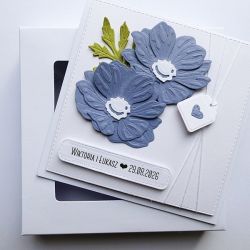 Kartka ślubna z niebieskimi kwiatami handmade