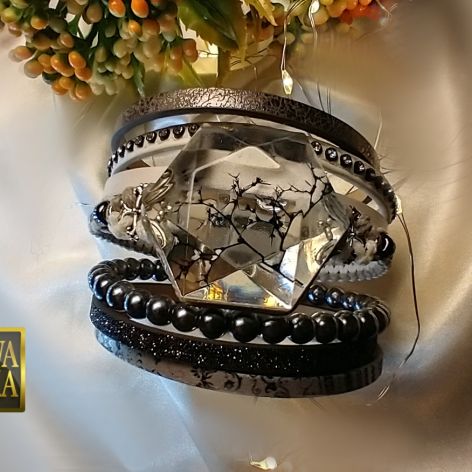 Zimny kryształ II - bransoleta z żywicy i rzemieni