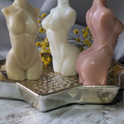 Świeca dekoracyjna ciało kobiety w bikini