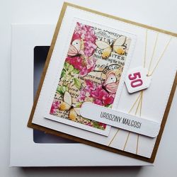 Kartka na urodziny z motylami i kwiatami